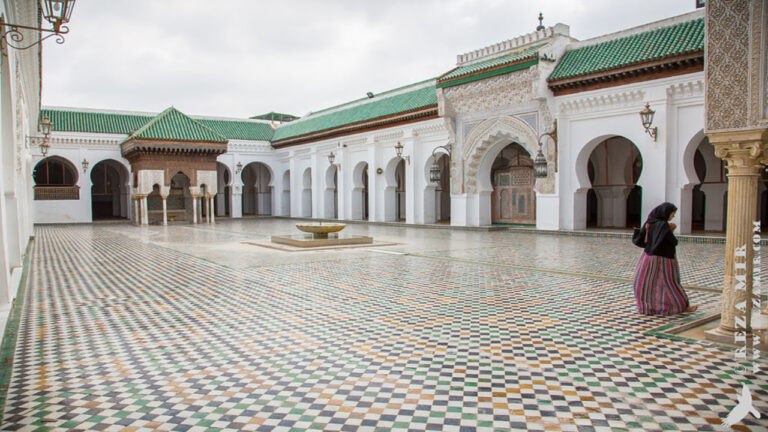 Pendirian Universitas Al-Qarawiyyin: Perjalanan Ilmu Pengetahuan Islam