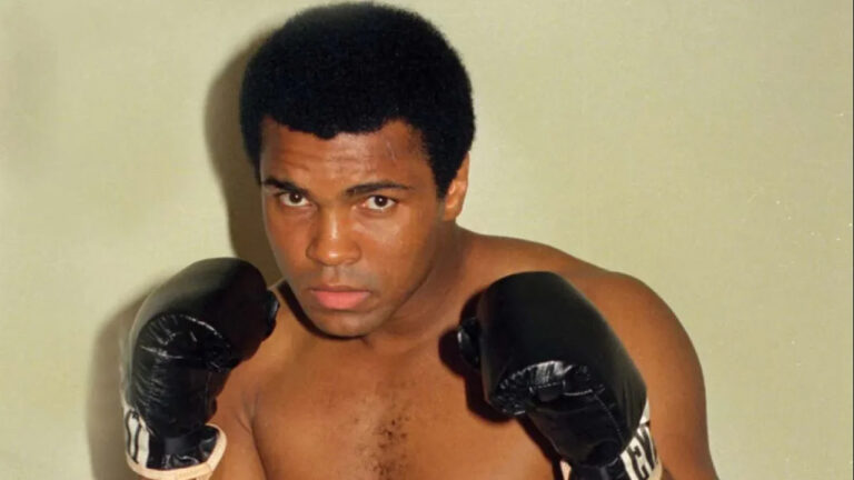 Muhammad Ali: Legenda Tinju dan Ikon Perjuangan Keadilan Sosial