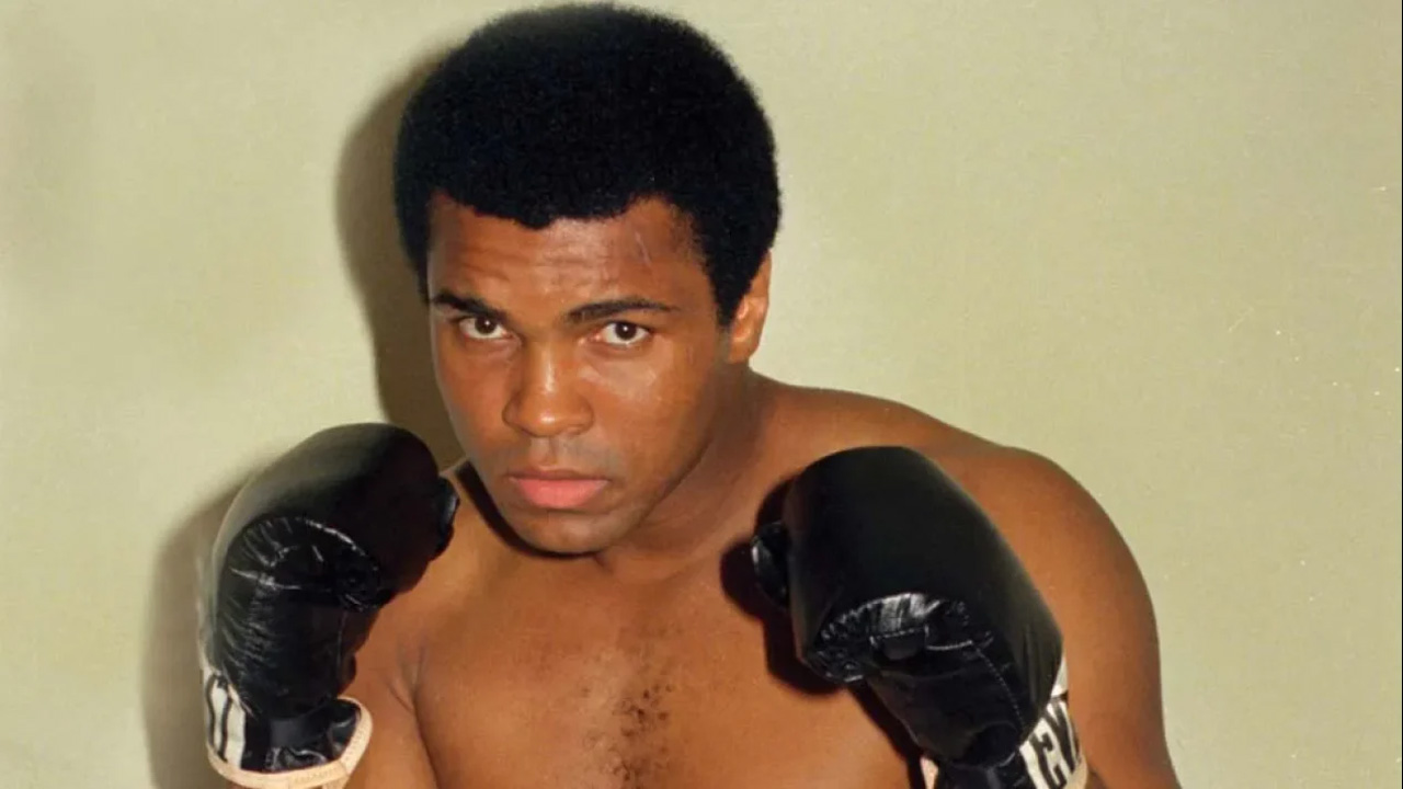 Muhammad Ali: Legenda Tinju dan Ikon Perjuangan Keadilan Sosial